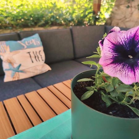 Apartman Hric -50M Od Plaze- Mali Lošinj Exteriör bild