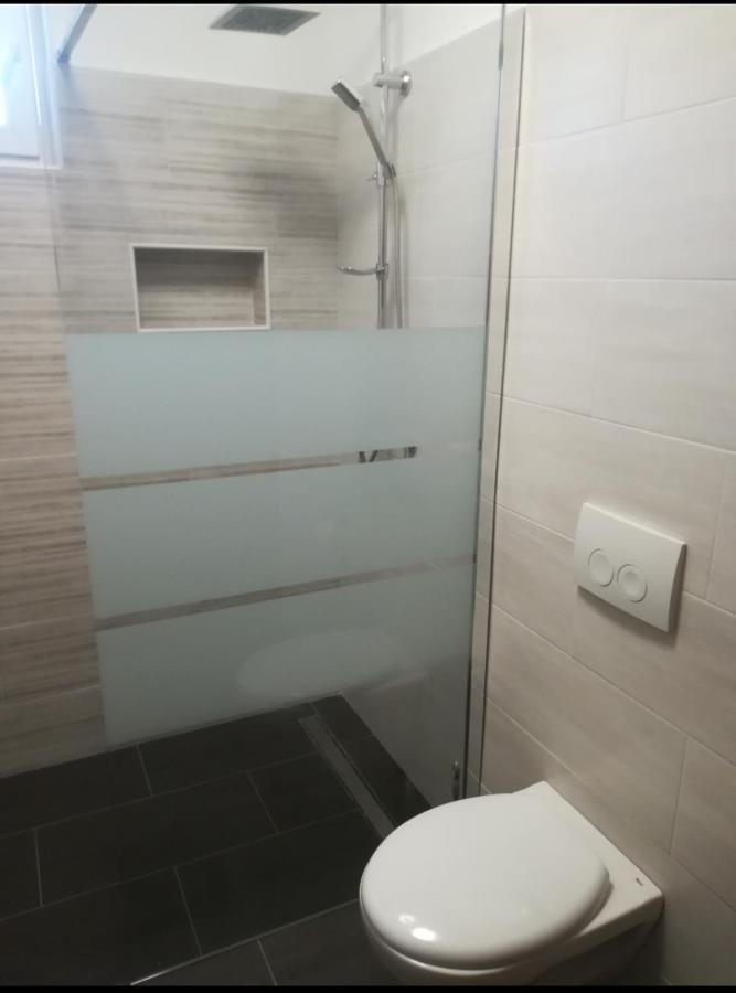 Apartman Hric -50M Od Plaze- Mali Lošinj Exteriör bild